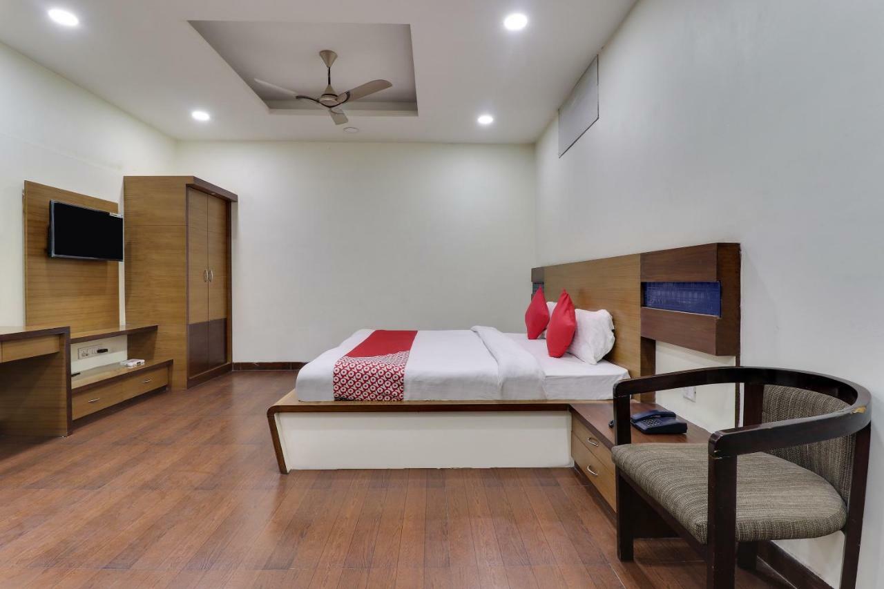 Oyo 43936 Hotel Rajputana Palace Farrukhabad Chambre photo