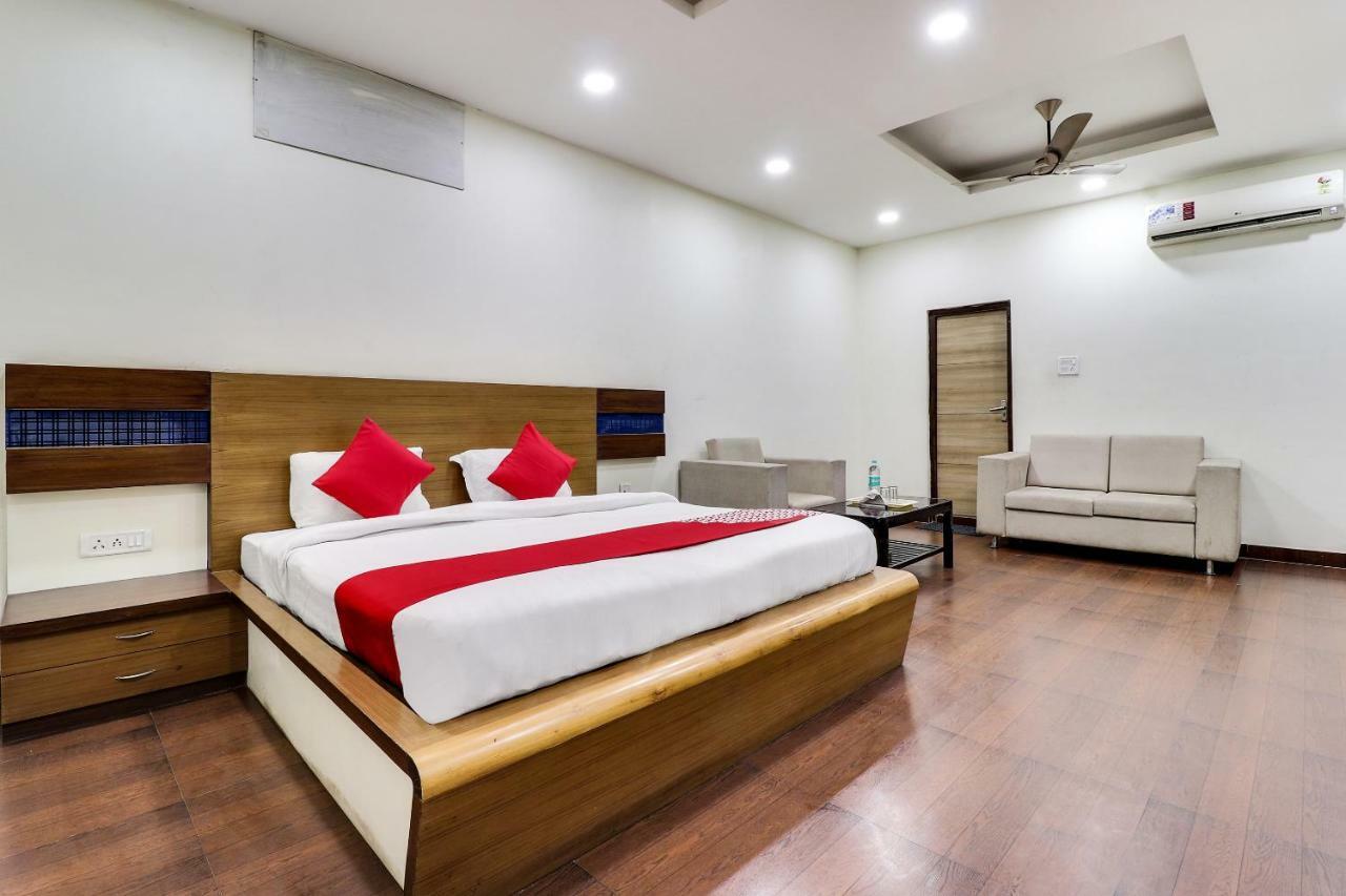 Oyo 43936 Hotel Rajputana Palace Farrukhabad Chambre photo
